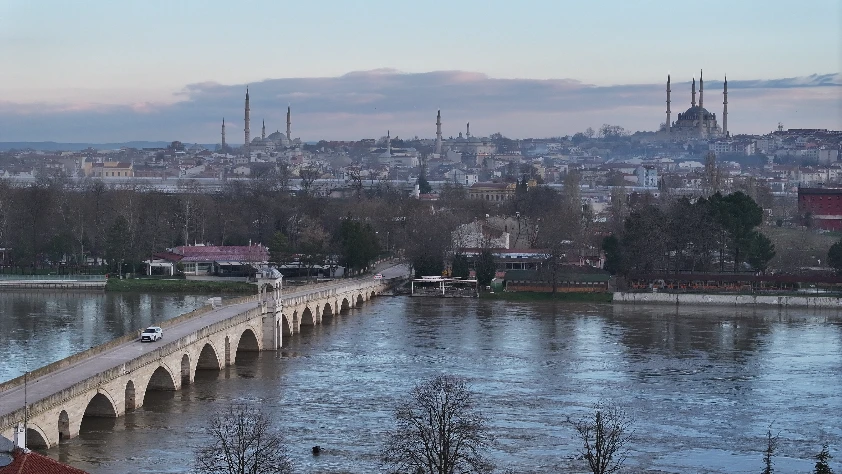 Edirne’de taşkın alarmı sürüyor! Tunca ve Meriç’te  'kırmızı' ikaz 'turuncu'ya düştü