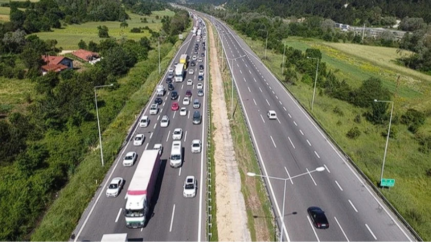 Emniyetten bayram öncesi sürücülere uyarı: Trafik yoğunluğu artacak