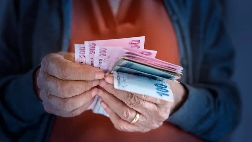 En düşük memur ve emekli maaşı ne kadar olacak? İşte konuşulan zam oranları
