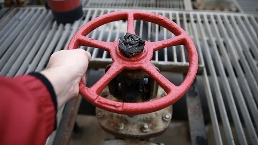 Enerji piyasalarında tarihi adım: UEA 400 milyon varil rezervi açıyor