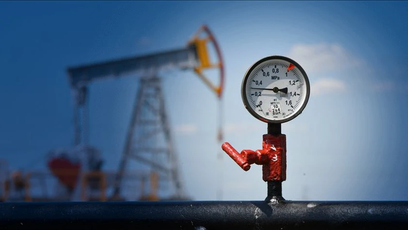 Enerji piyasası yönünü arıyor: Brent petrol yeniden 100 doların üzerine çıktı