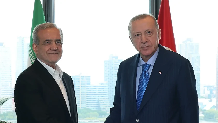 Erdoğan'dan Pezeşkiyan'a telefon: Türkiye kolaylaştırıcı rol üstlenmeye hazır
