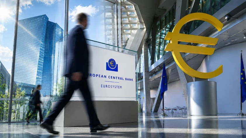 Faiz artışı sinyalleri tartışılıyor: ECB üyesi Stournaras’tan temkinli mesaj