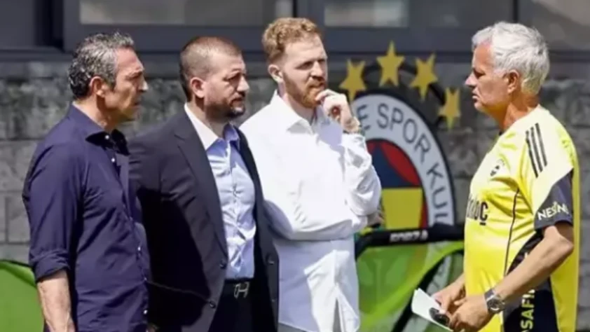 Fenerbahçe’ye yıldız kanat transferi geliyor: Armand Lauriente için anlaşma yolunda