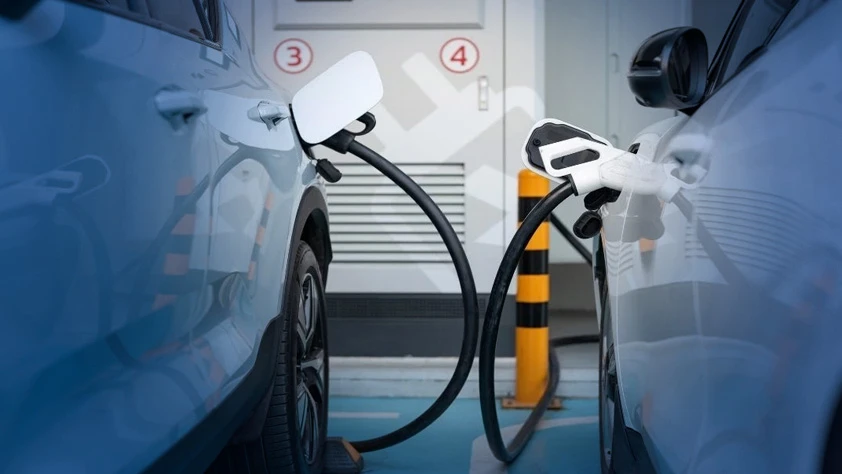 Fosil yakıt kırılganlığı: Akaryakıt krizi şirketleri elektrikli araçlara yöneltiyor