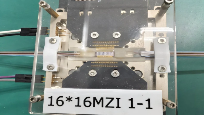 Fotonik çip yapay zekayı yeniden tanımlayacak: Gerçek zamanlı öğreniyor