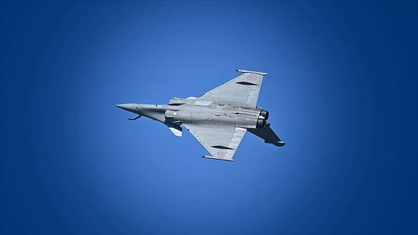 Fransa Orta Doğu operasyonları için 1 milyar avro harcadı