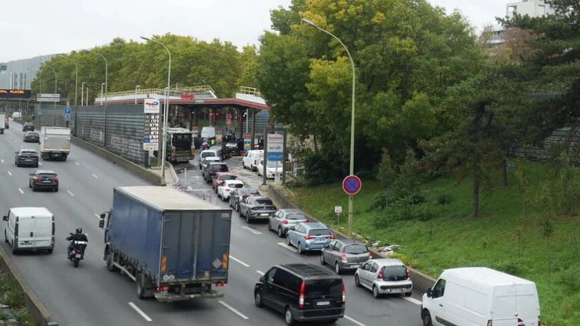 Fransa'da akaryakıt alarmı! Kesinti yapılan istasyon sayısı 640'ı aştı