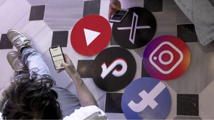 Fransa’da sosyal medyaya yaş sınırı: 15 yaş altına kısıtlama geldi