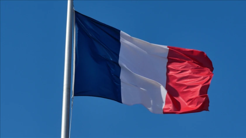 Fransa'da yeni kabine belli oldu: Gözler maliye politikalarında