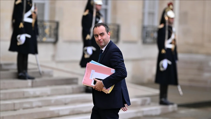 Fitch'in not kararı, Fransa’da yeni hükümeti zorlayacak