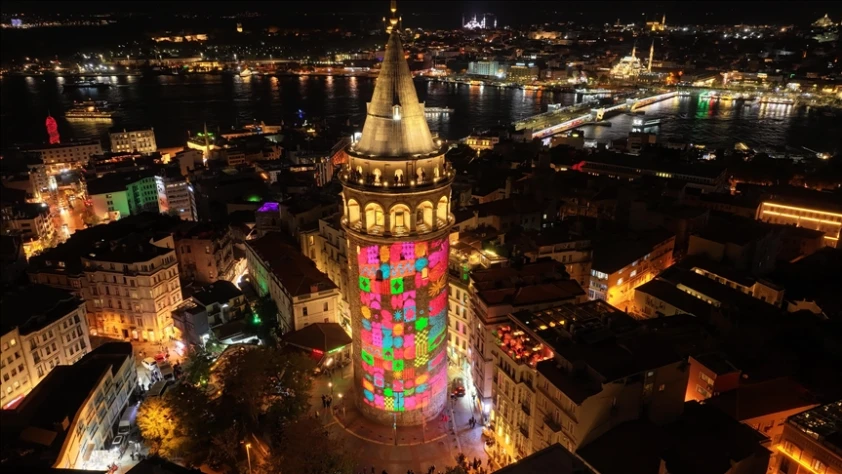 Galata Kulesi'nde E-Ticaret Haftası için yapay zeka gösterisi