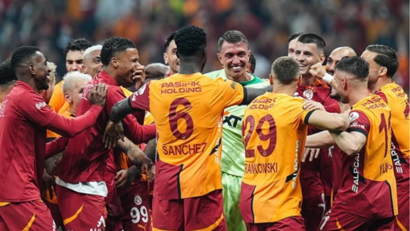 Galatasaray Süper Lig tarihinde 5 yıldız takan ilk takım oldu
