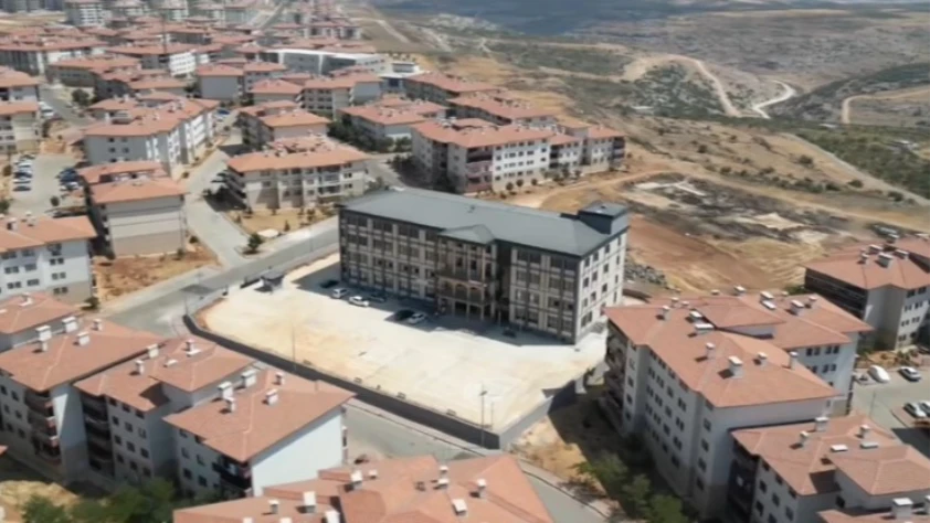 Gaziantep'e deprem sonrasında 119 okul yapıldı, 118 okulun inşaatı sürüyor