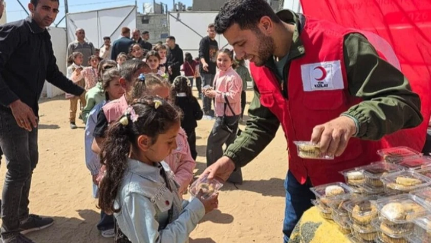 Gazze’de çocuklara destek sürüyor: Kızılay’dan her gün 1000 çocuğa yardım