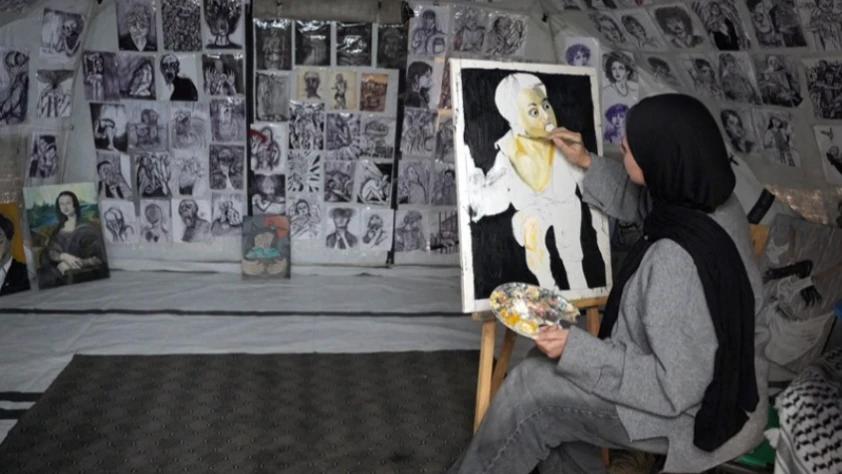 Gazzeli ressam Zaanin, İsrail saldırılarının bıraktığı yıkımı ve kaybolan hayalleri tuvale yansıtıyor