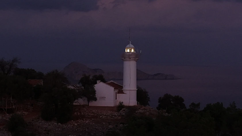 Gelidonya Feneri denizcilere ışık oluyor