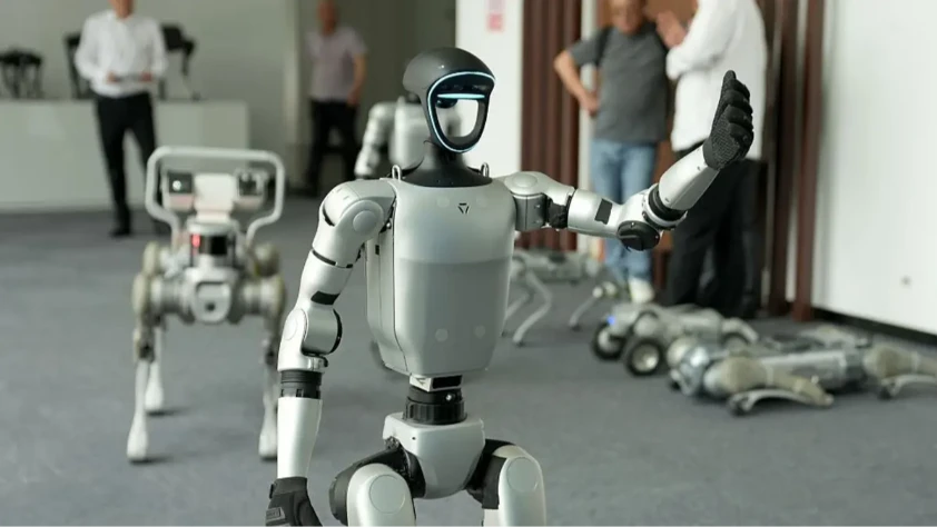 Gerçek dünyadan öğrenen robot: Dış iskeletle yürümeyi kendisi keşfetti