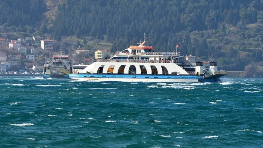 Gökçeada ve Bozcaada feribot seferleri fırtına nedeniyle iptal edildi