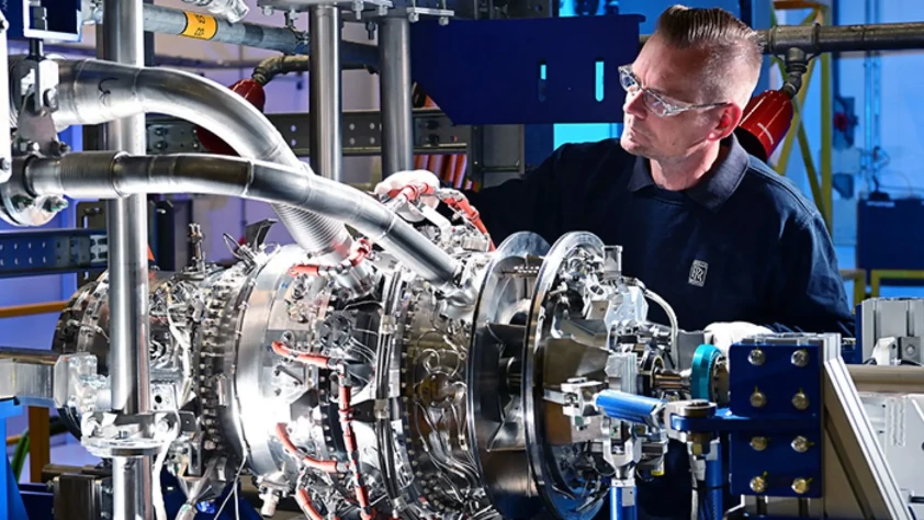 Gökyüzünde yeşil dönüşüm: Rolls-Royce’tan hibrit uçak motoru