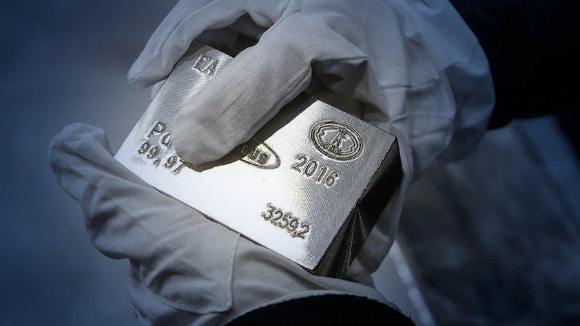 Gümüş ve platinde tarihi zirveler: Güvenli liman rallisi