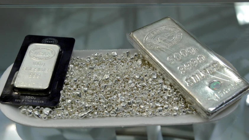 Gümüşte tarihi rekor: Ons fiyatı 56 doların üzerine çıktı! Yükseliş sürecek mi?