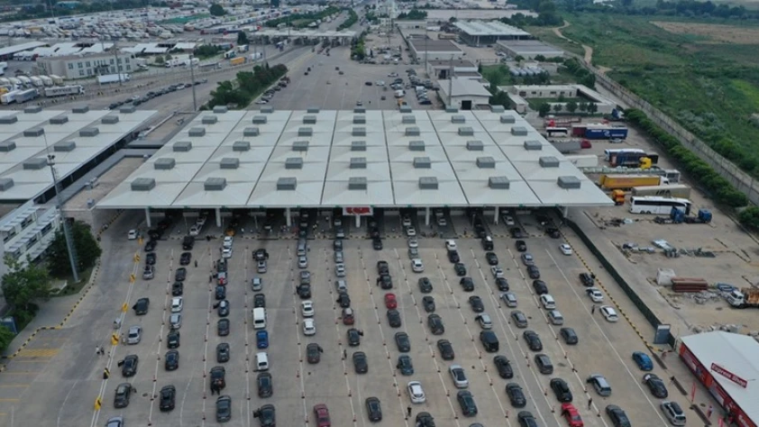 Gurbetçi otoparkı açıldı! Tır kuyruğu sorunu çözüldü