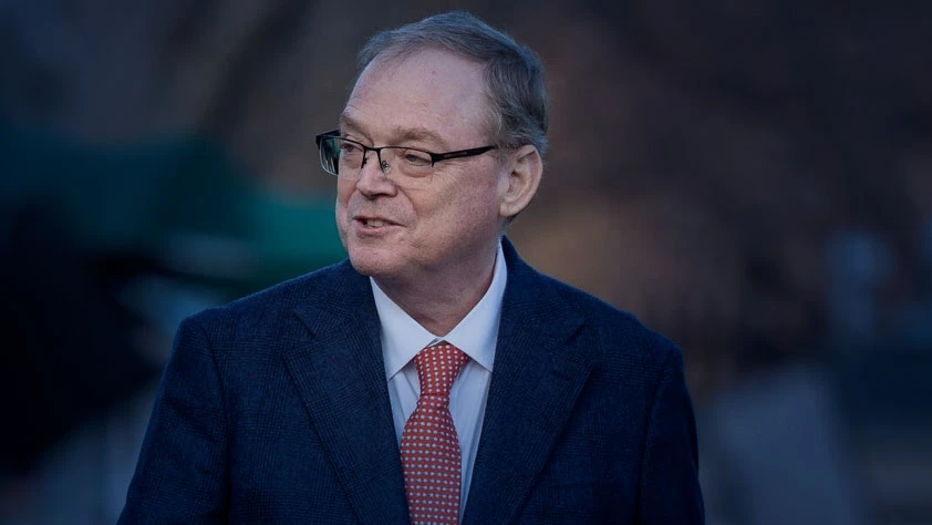Hassett'ten Fed değerlendirmesi: Petrol fiyatları düşerse faiz indirimi gelebilir