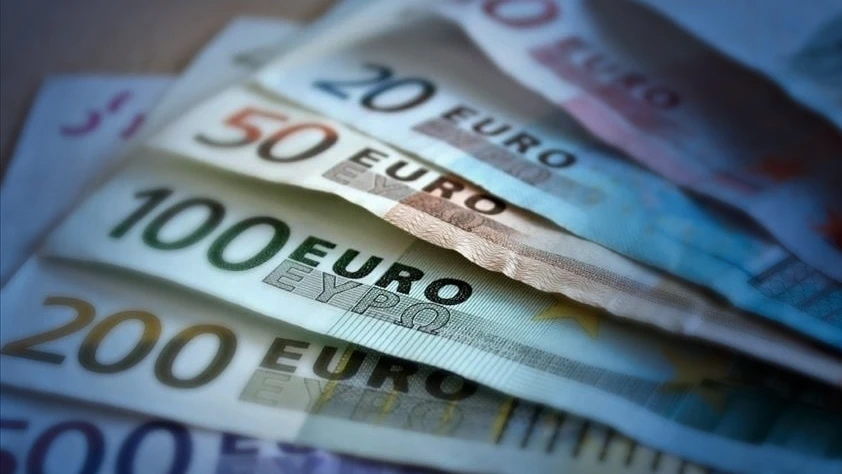 Hazine'den yeni euro tahvil ihracı: Üç katı aşan talep