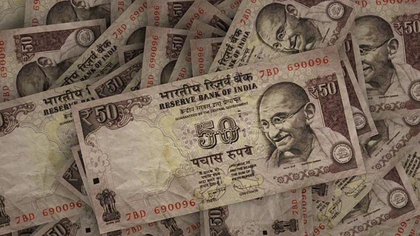 Hint rupisi tarihi dipte: Petrol şoku piyasaları sarstı