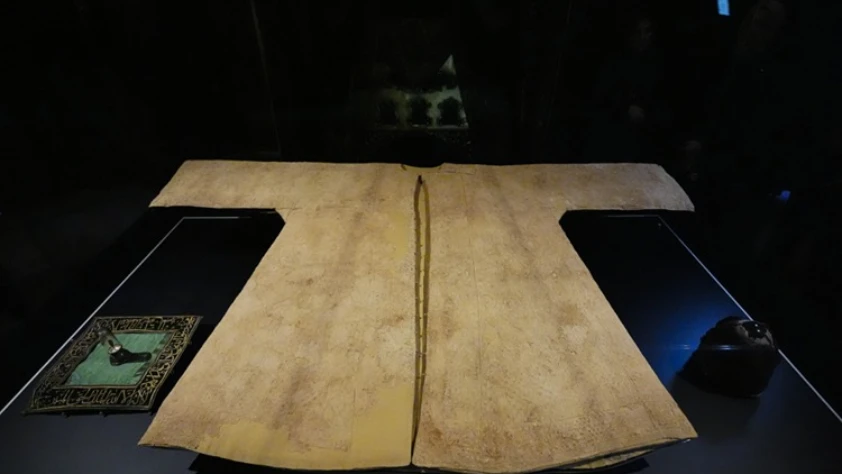 Hırka-i Şerif İstanbul'da ziyarete açıldı