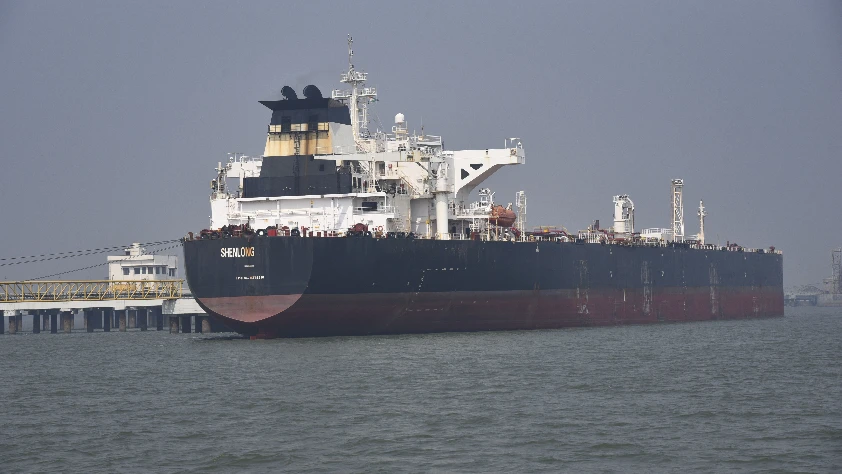 Hürmüz Boğazı’nı geçen petrol tankeri Mumbai’ye ulaştı