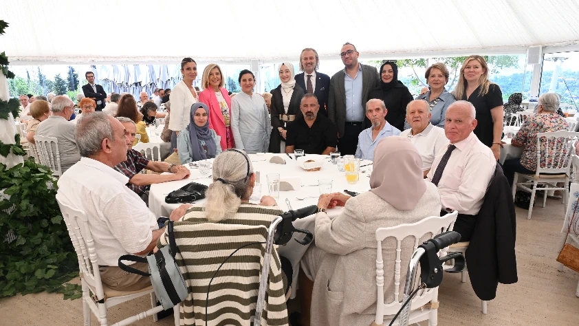 Huzurevi sakinleri Cemile Sultan’da bir araya geldi