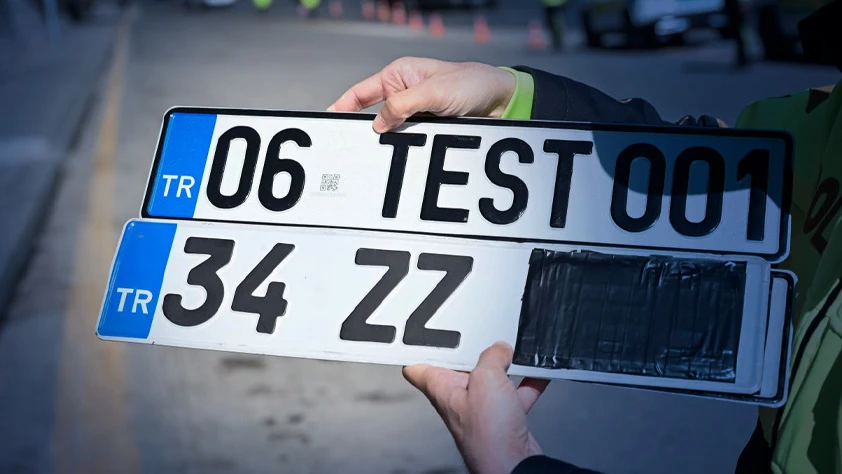 İçişleri’nden plaka kararı: Standart dışı plakalara 27 Şubat'tan itibaren kesilen cezalar iptal