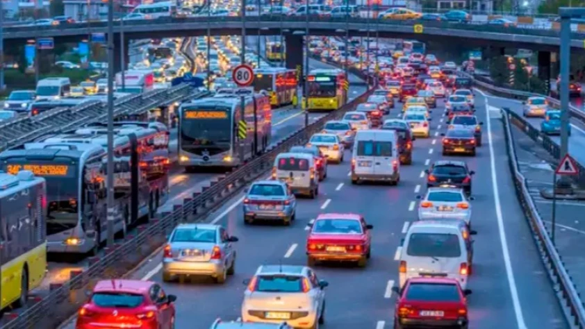 İETT ÖZEL HALK OTOBÜSLERİ: Bugün özel halk otobüsleri çalışıyor mu, yarın çalışacak mı?