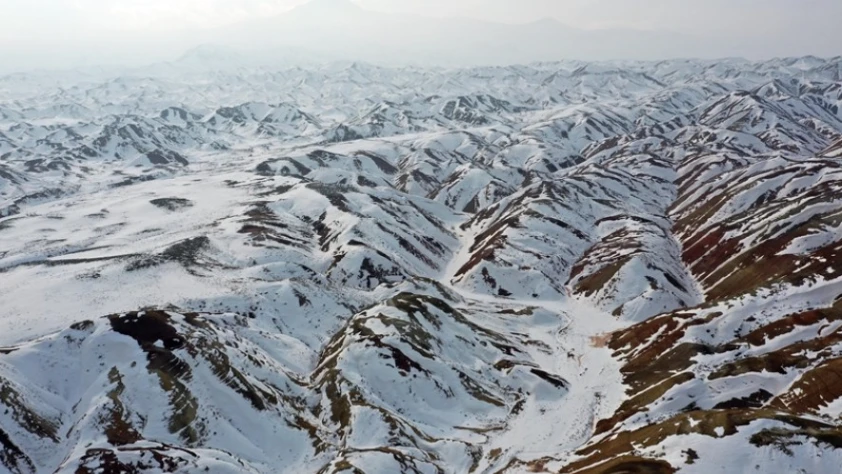 Iğdır'da kar Gökkuşağı Tepeleri'ni beyaza bürüdü