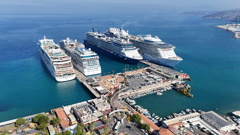 İki günde dördüncü kruvaziyer! 10 bini aşkın turist geldi