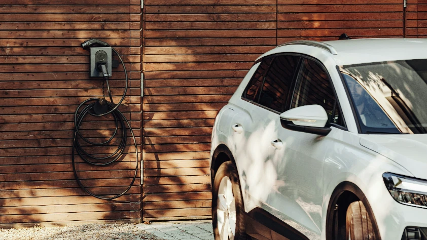 İlk çeyrekte satılan arabaların yarısı elektrikli ve hibritli!