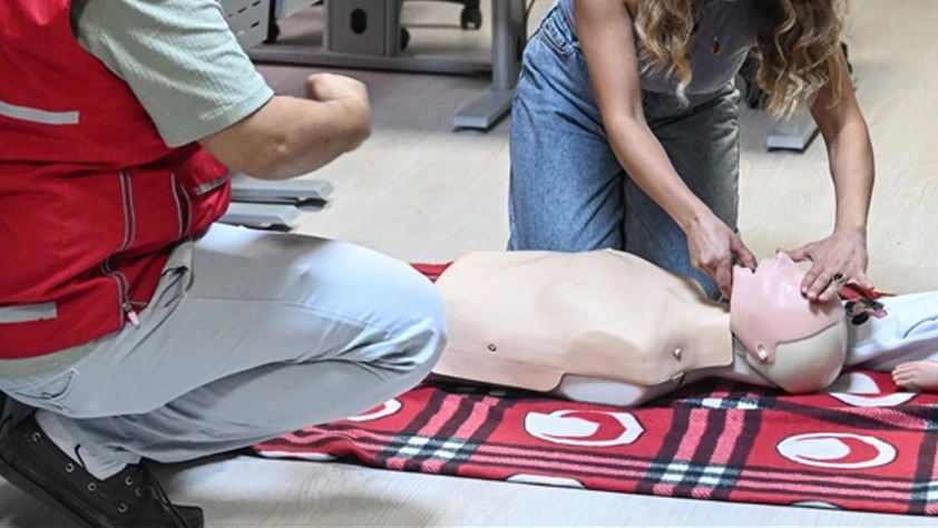 İlk yardımda doğru bilinen yanlışlar ciddi tehlike oluşturabiliyor