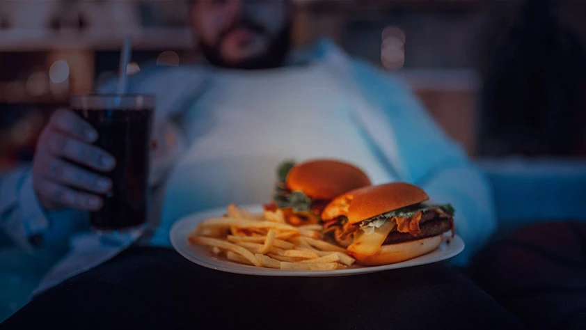 İngiltere'de sağlıksız yiyeceklerin reklamlarına yasak