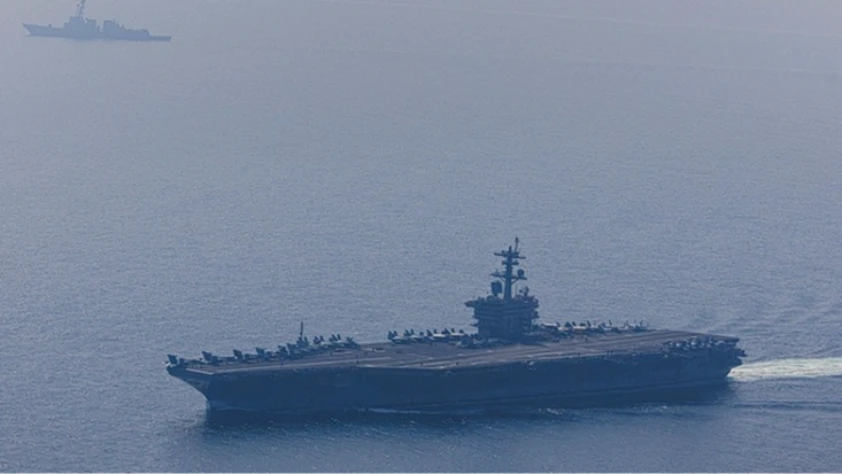 İran’dan ABD uçak gemisi Abraham Lincoln'e saldırı: 4 balistik füze ile hedef alındı