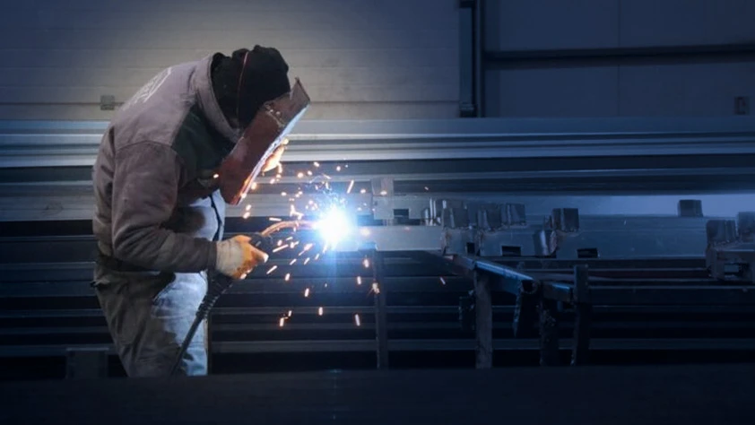 İmalat sanayinde yavaşlama hızı azaldı: Kasımda PMI 48,0’a yükseldi