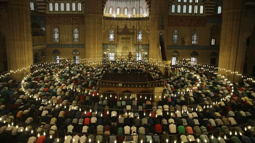 İstanbul bayram namazı saati belli oldu! Diyanet açıkladı: İstanbul'da bayram namazı saat kaçta?