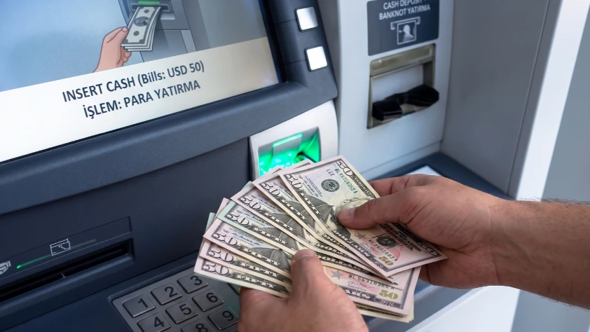 Sahte para operasyonu: ATM'lere sahte dolar yüklemişler
