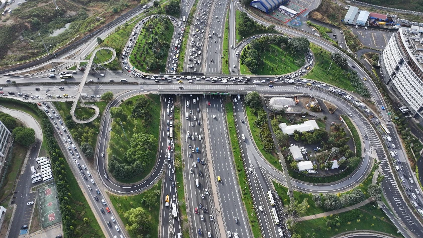 İstanbul’da sabah trafiği kilitlendi! Yoğunluk yüzde 67’ye ulaştı İstanbul’da sabah trafiği kilitlendi! Yoğunluk yüzde 67’ye ulaştı