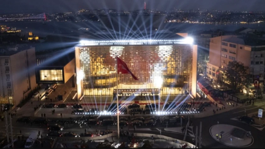 İstanbul’da sanat dolu bir hafta! Konserler, sergiler ve tiyatro oyunları sanatseverleri bekliyor İstanbul’da sanat dolu bir hafta! Konserler, sergiler ve tiyatro oyunları sanatseverleri bekliyor