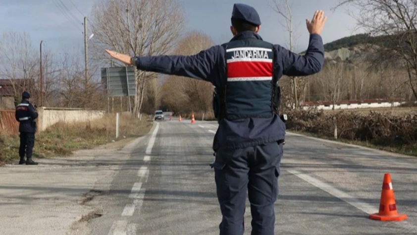 Jandarma 81 ilde 'Huzurlu Okul Önleri ve Huzurlu Sokaklar' uygulaması yaptı