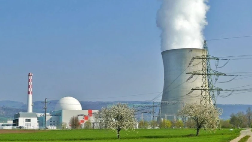 Japonya’da dünyanın en büyük nükleer santralinde başlatılan faaliyet bir gün sonra durduruldu