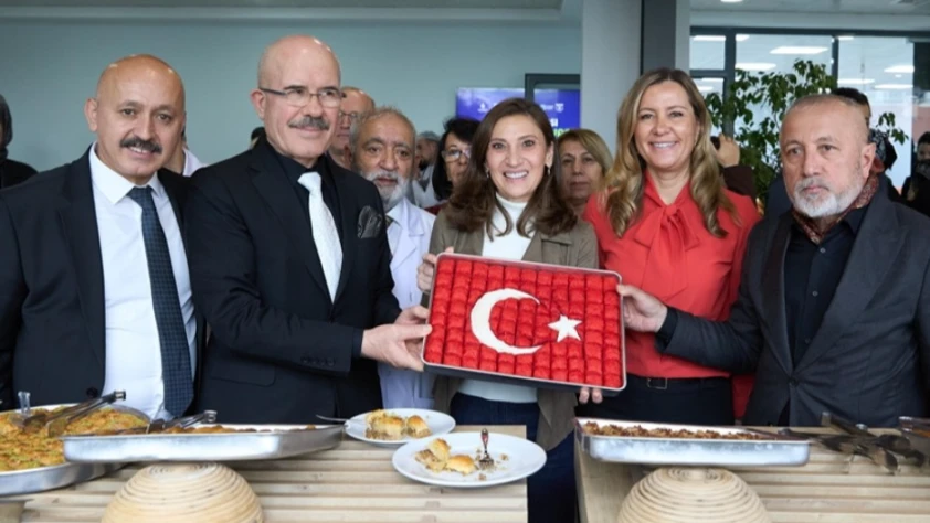 Kadın ustaların 'Tatlı' rekabeti: En iyi baklavayı yapmak için yarıştılar