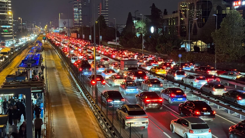 Karayolları Genel Müdürlüğü uyardı! Tem Otoyolu'nda çalışma var
